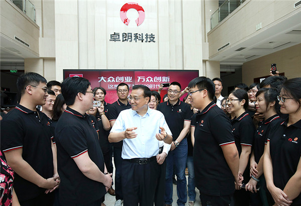 李克強：依靠改革開放 立足創新驅動 促進新舊動能轉換和經濟結構轉型升級