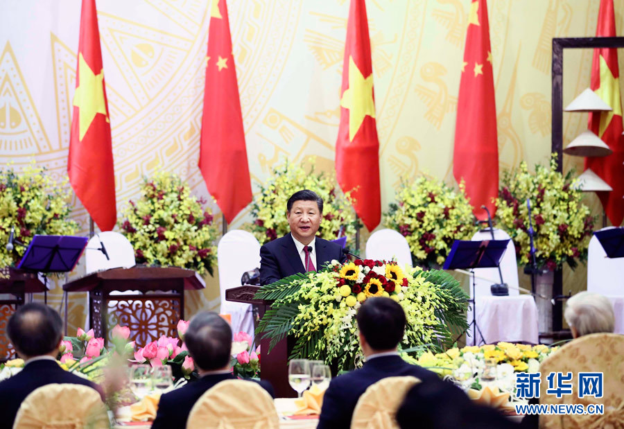 習(xí)近平出席越共中央總書記阮富仲和越南國家主席陳大光共同舉行的歡迎宴會(huì)