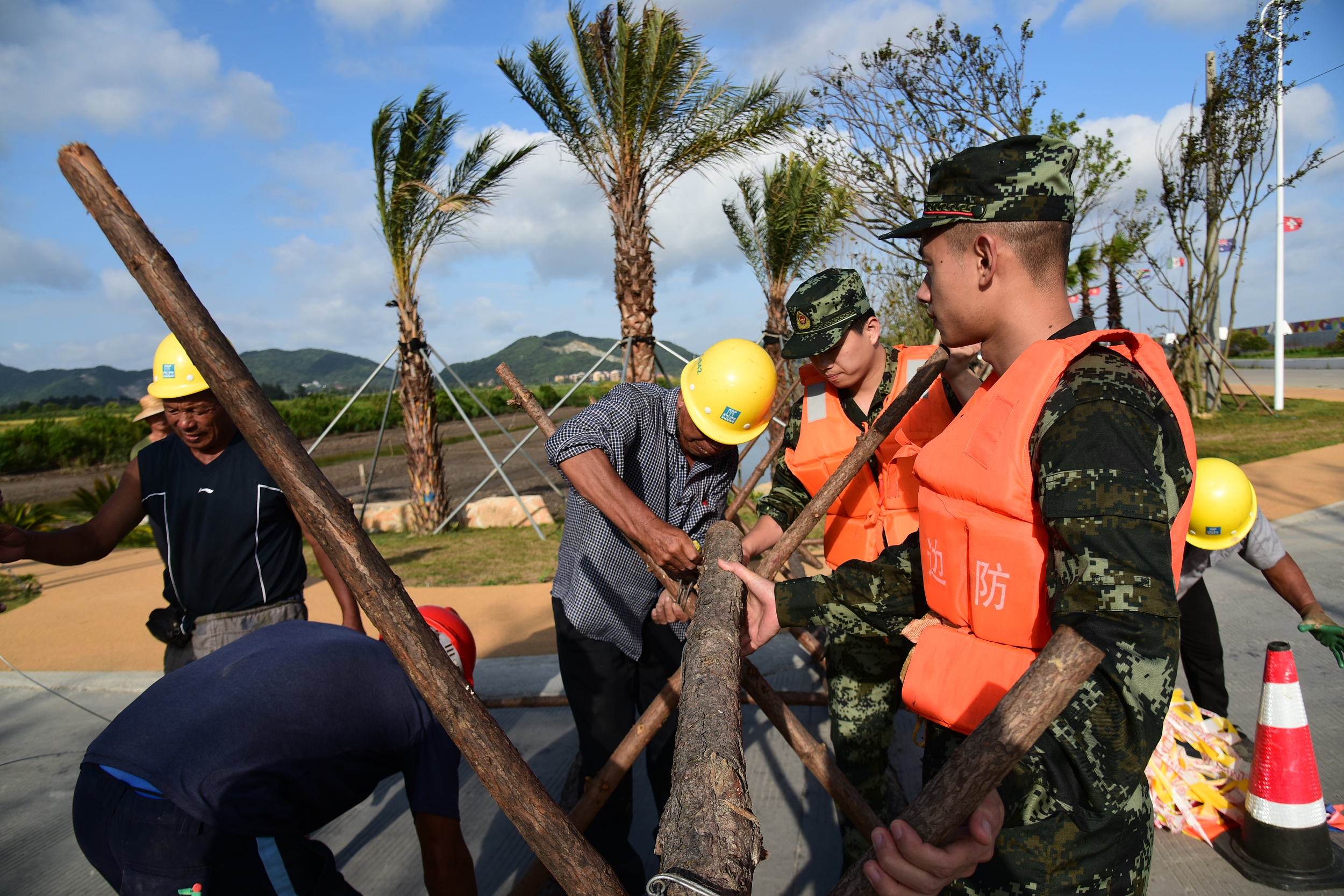 繼承優良傳統，譜寫新時代軍民團結之歌