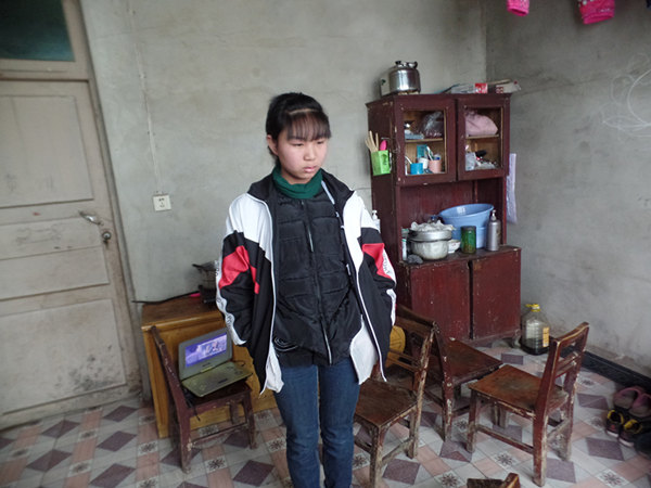 精準扶貧 “9+1” 網媒記者結對幫扶息烽少女
