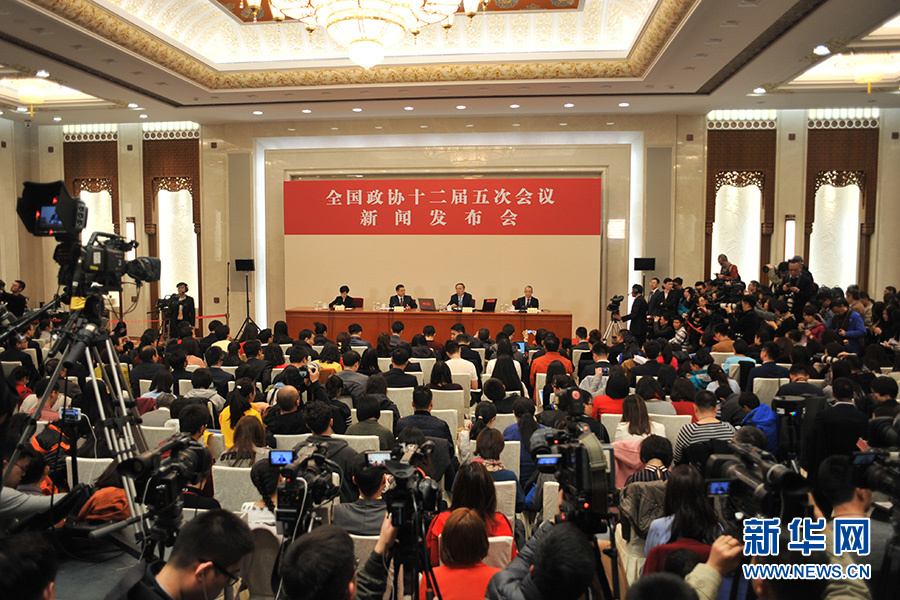 王國(guó)慶：“中國(guó)威脅航行自由”的說(shuō)法完全是“偽命題”