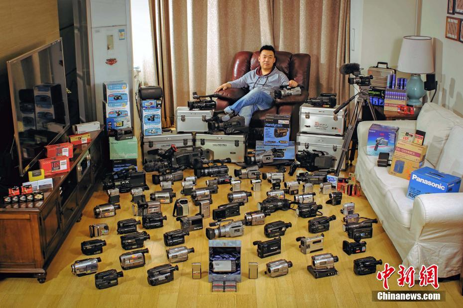 天津80后小伙收藏百余臺經典攝像機（組圖）