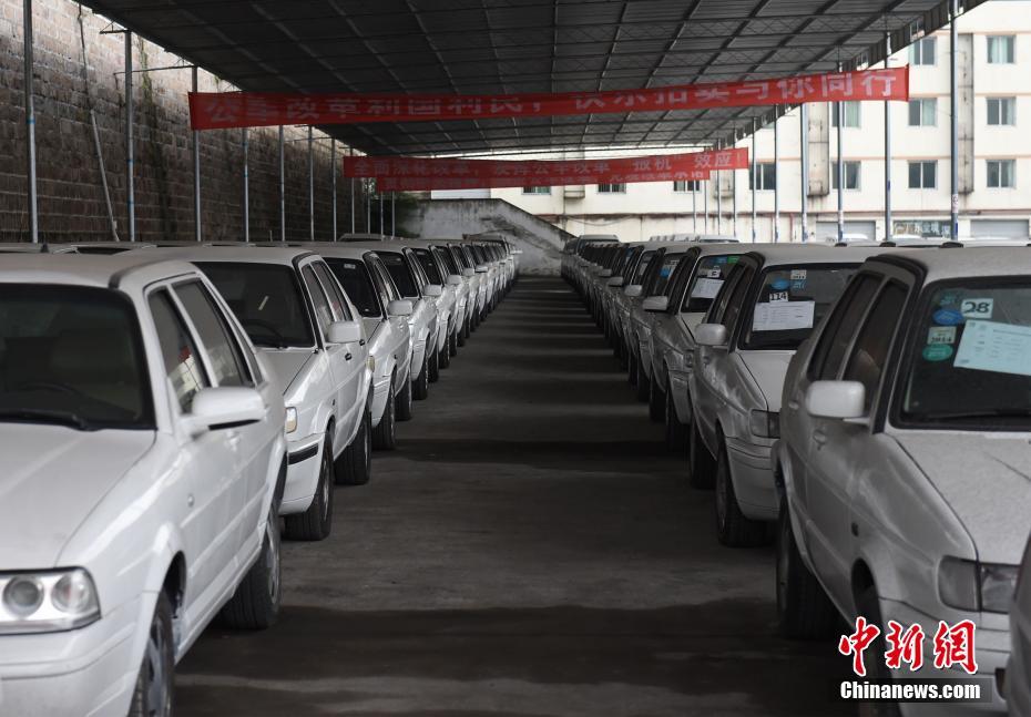 重慶171輛公車(chē)將拍賣(mài) 最低2200元起拍