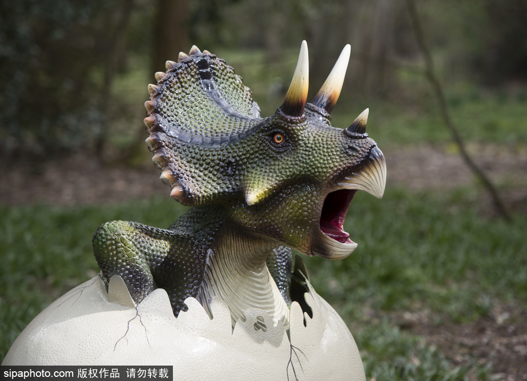 再現侏羅紀王國 倫敦奧斯特利公園舉辦互動恐龍模型展