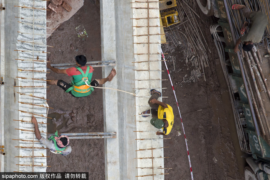 用生命在工作！實拍孟加拉國建筑工人的高危工作