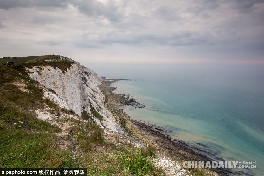 英國南部海岸迎最佳旅游季 碧海云天妝點最美海角