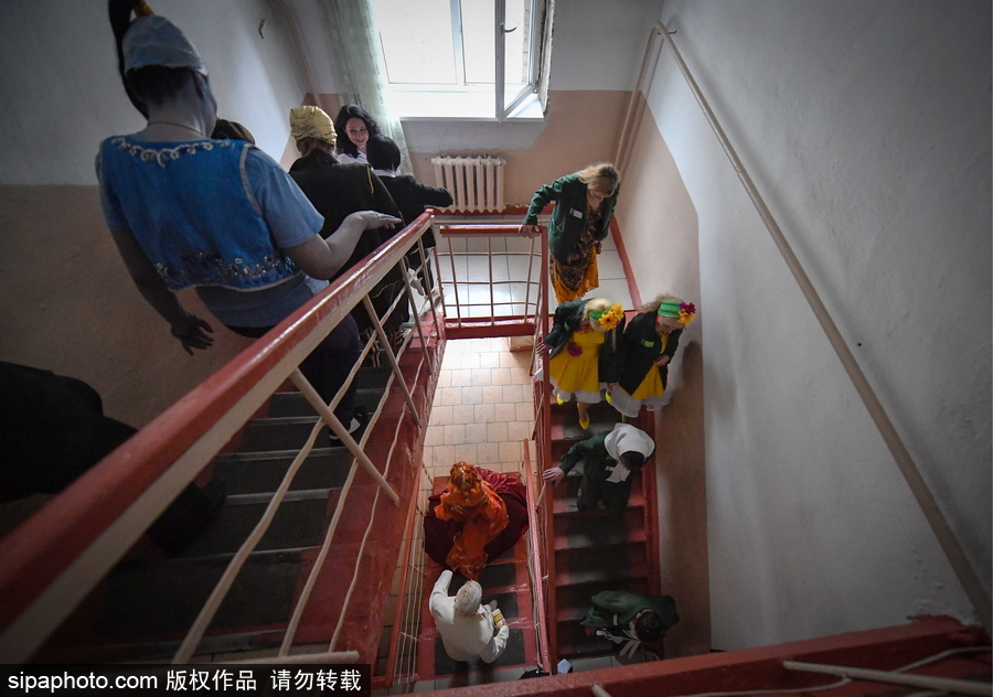 不輸超模！俄羅斯女子監獄舉行時裝秀