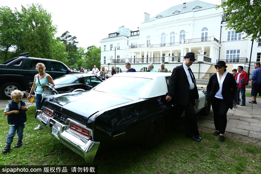 波蘭舉行復古車展 細數(shù)經(jīng)典老爺車停留的歲月