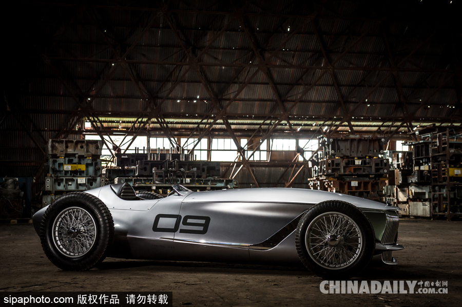 現(xiàn)代與復古的結(jié)合 純電動賽車懷舊外型炫酷十足