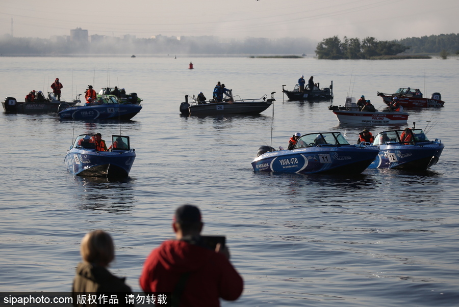 俄羅斯舉行漁船錦標賽 伏爾加河上開展捕魚競技