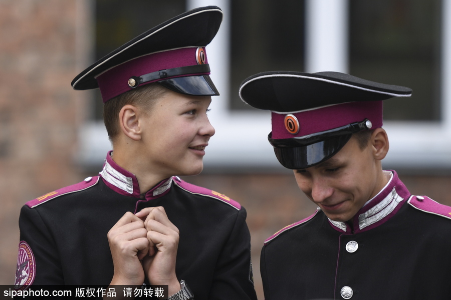俄羅斯“知識日” 西伯利亞軍事學校萌娃穿制服慶祝