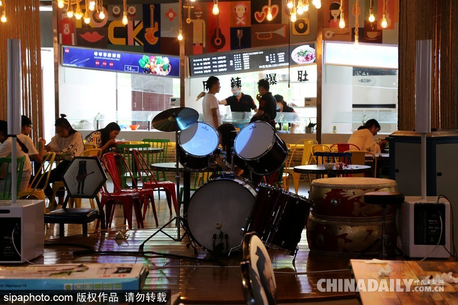 鄭州高校現“最美”學生餐廳 音樂主題扮靚飯堂