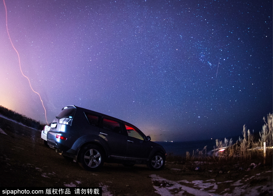 俄羅斯海參崴上空現雙子座流星雨 盛大壯觀宛如仙境