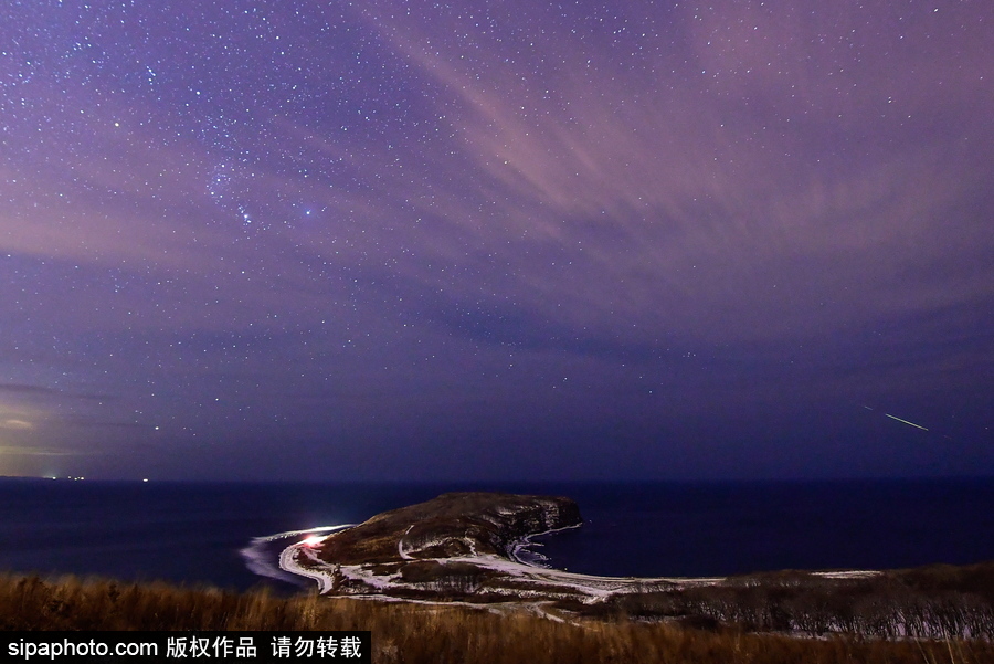 俄羅斯海參崴上空現雙子座流星雨 盛大壯觀宛如仙境