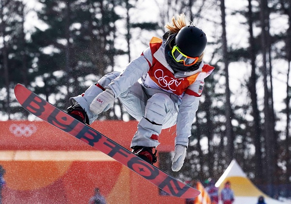 平昌冬奧會(huì)：?jiǎn)伟寤┡覷型池 中國兩選手晉級(jí)決賽