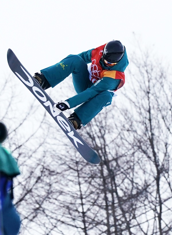 平昌冬奧會(huì)：?jiǎn)伟寤┡覷型池 中國兩選手晉級(jí)決賽
