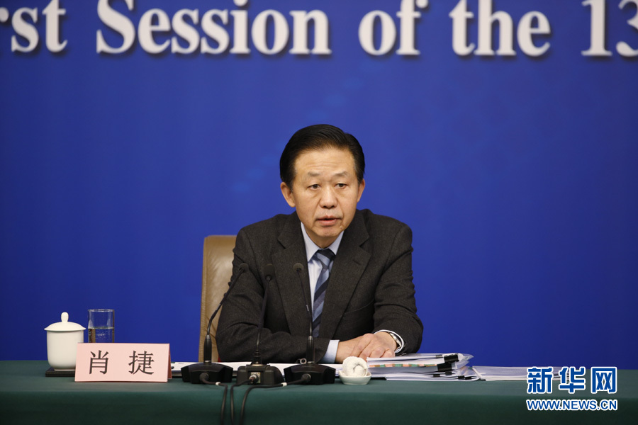 肖捷：對于違法違規舉債問題 發現一起查處問責一起