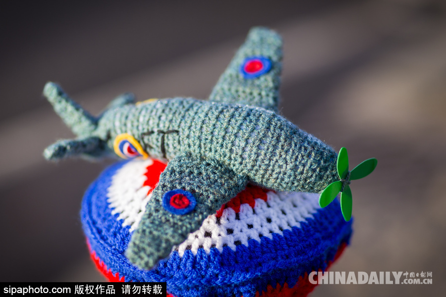 英國皇家空軍百年紀(jì)念 毛線版飛機造型多樣呆萌可愛