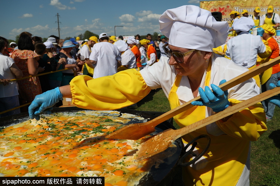 俄羅斯別爾哥羅德州迎接“福明煎蛋”節 欲制作最大煎蛋餐
