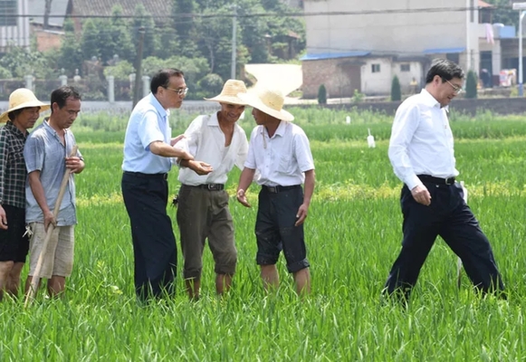李克強在湖南考察時強調 加快新舊動能轉換 增強發展內生動力