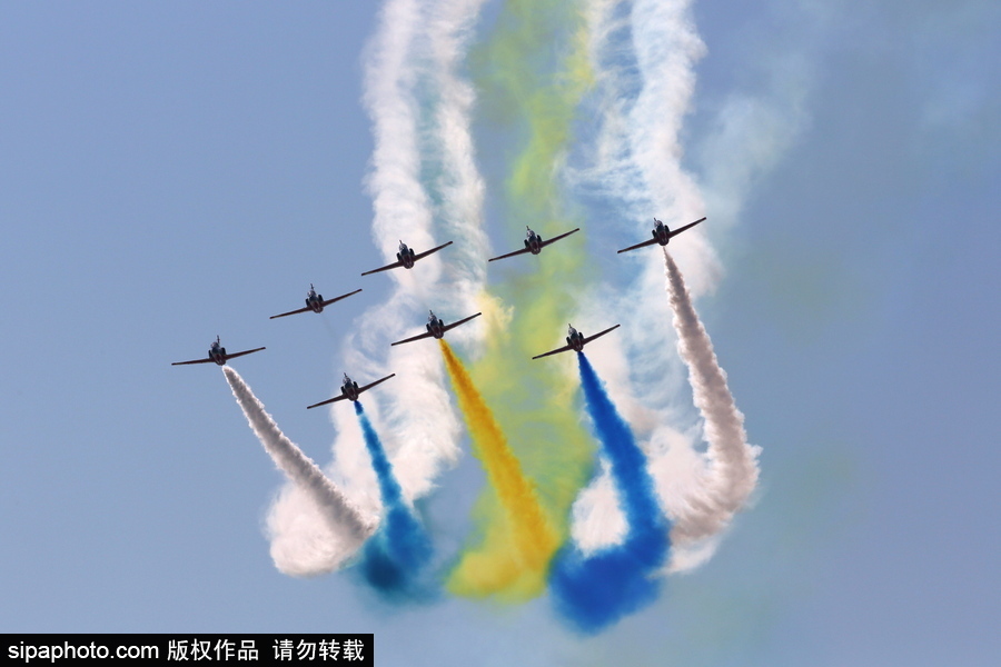 飛行表演“秀翻天”！ 珠海航展精彩瞬間不容錯過