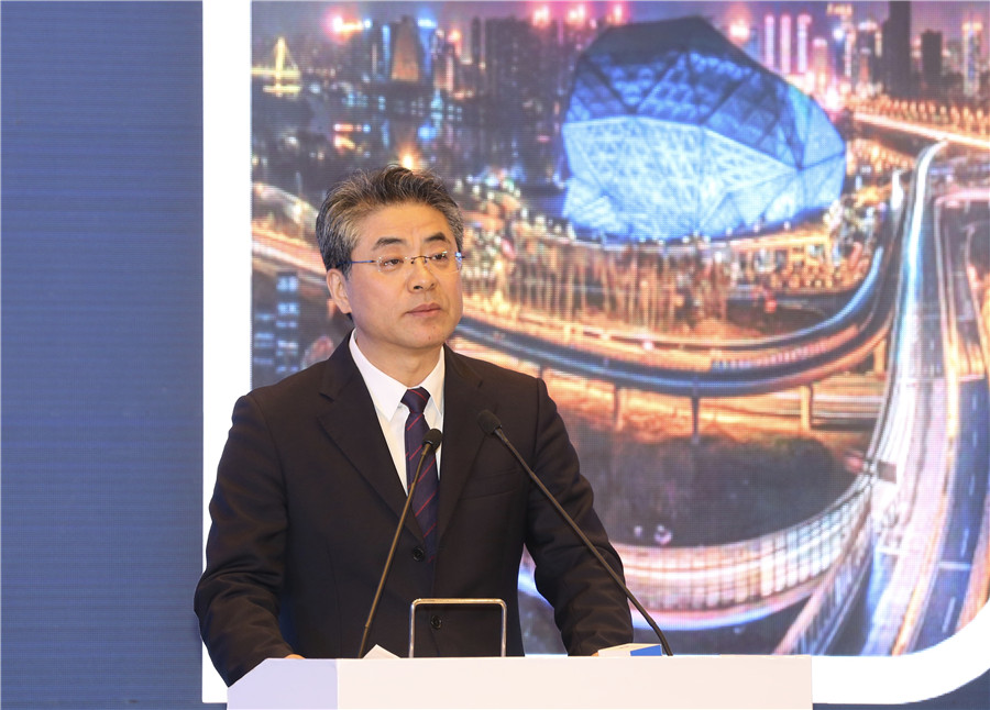 遼寧省委常委、宣傳部部長、網信辦主任張福海發言
