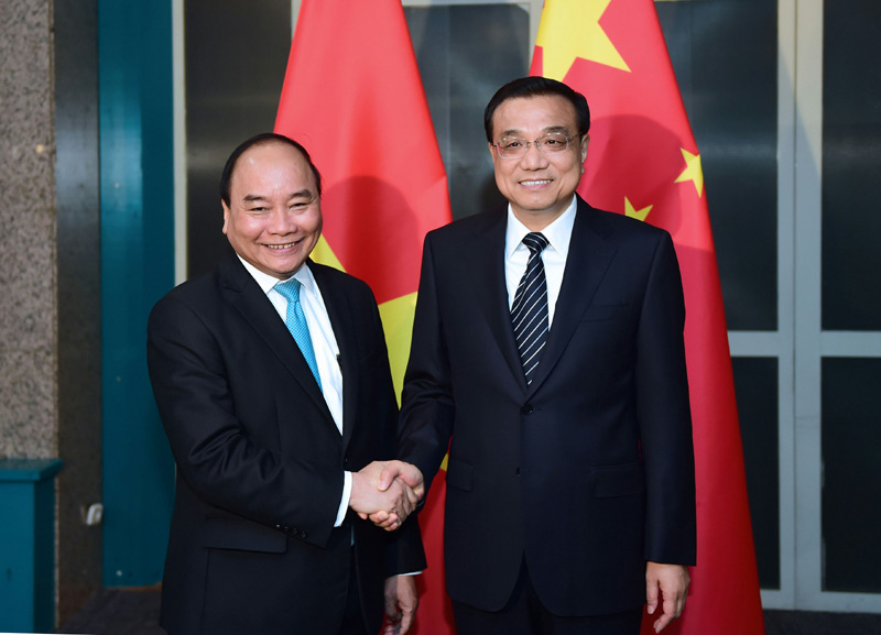 李克強會見越南總理阮春福