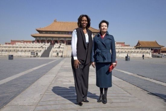 中美第一夫人共看熊貓！當中國牡丹遇到美國玫瑰